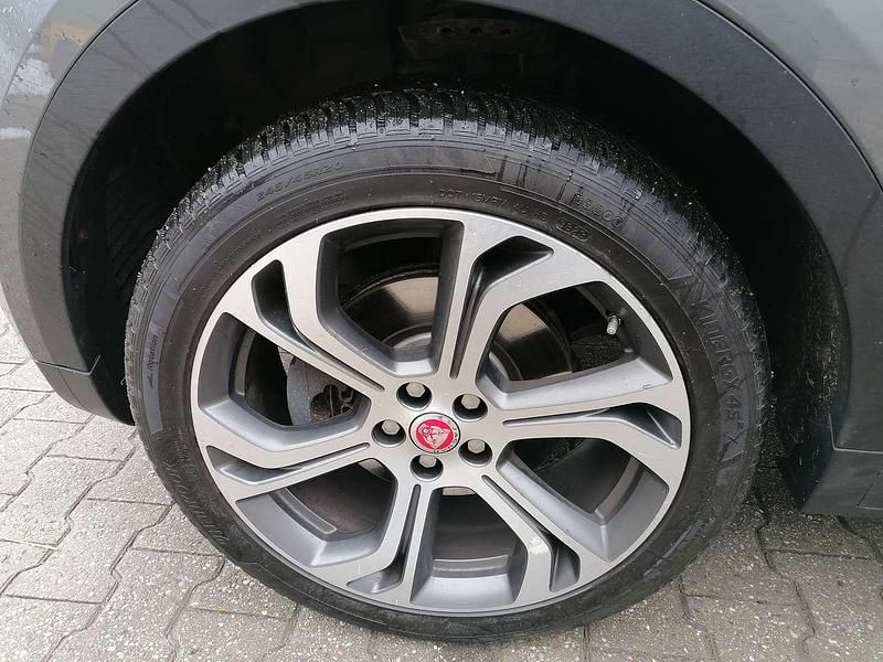 Gebraucht Jaguar E-Pace R-Dynamic 179 PS (131 kW) 2019 Grau SUV