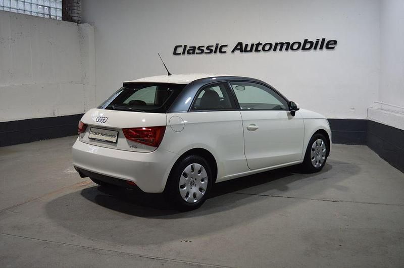 Gebraucht Audi A1 Attraction 86 PS (63 kW) 2010 Weiß Kleinwagen