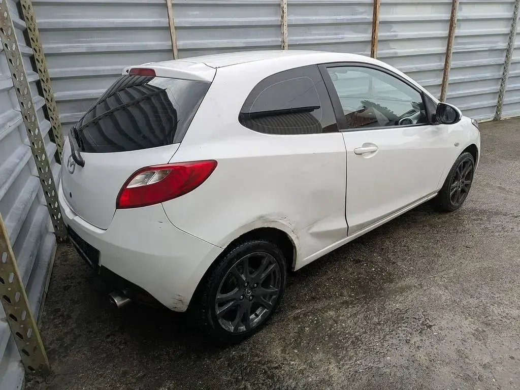 Brugt Mazda 2 Inclusive 86 HK (63 kW) 2009 Hvid Hatchback
