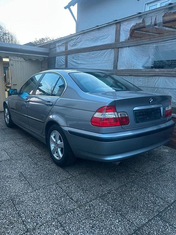 Gebraucht BMW 318 143 PS (105 kW) 2004 Grau Limousine