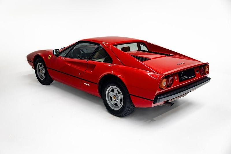 Gebraucht Ferrari 208 155 PS (114 kW) 1981 Rot Coupé