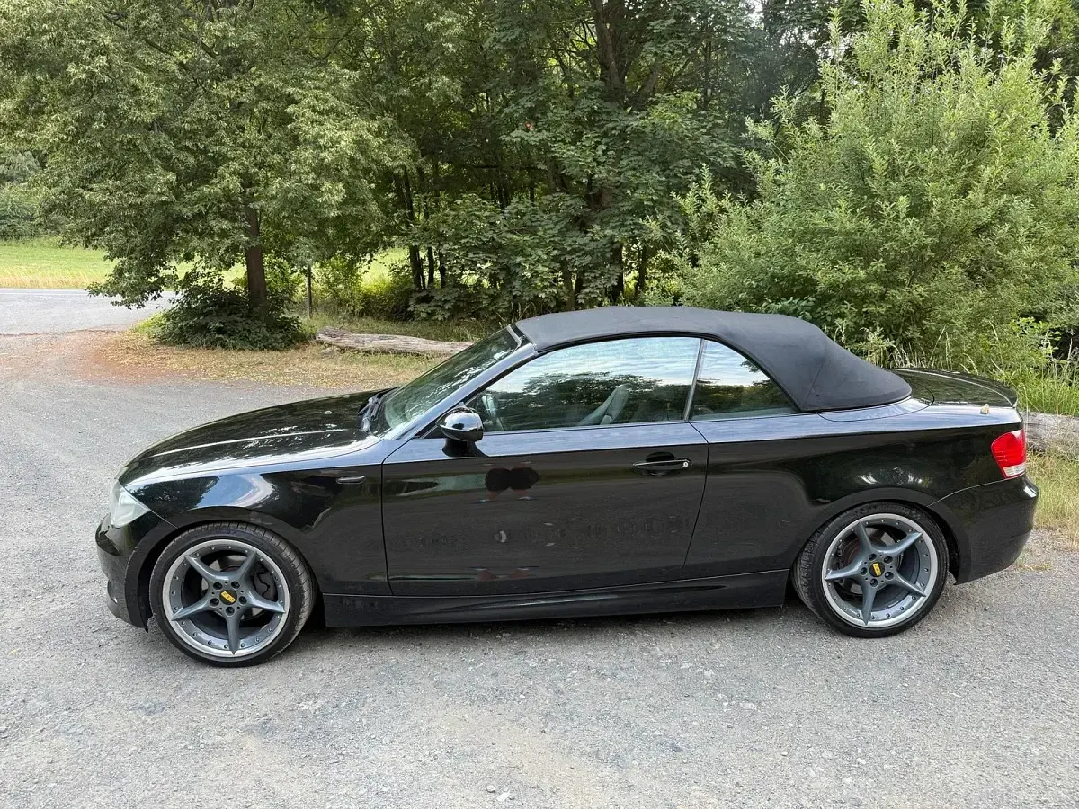 Gebraucht BMW 118 Cabriolet M Sport 143 PS (105 kW) 2009 Schwarz Cabrio
