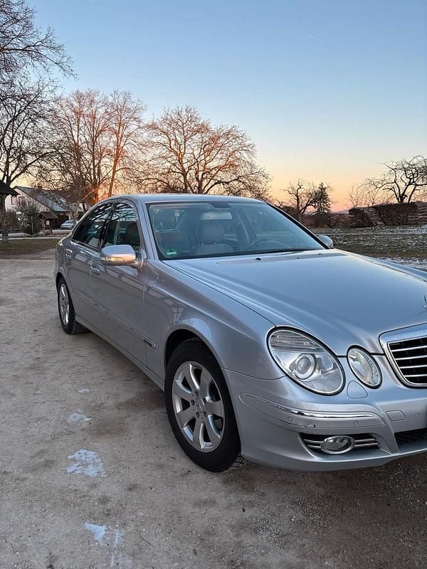 Gebraucht Mercedes E200 Avantgarde 184 PS (135 kW) 2006 Silber Limousine
