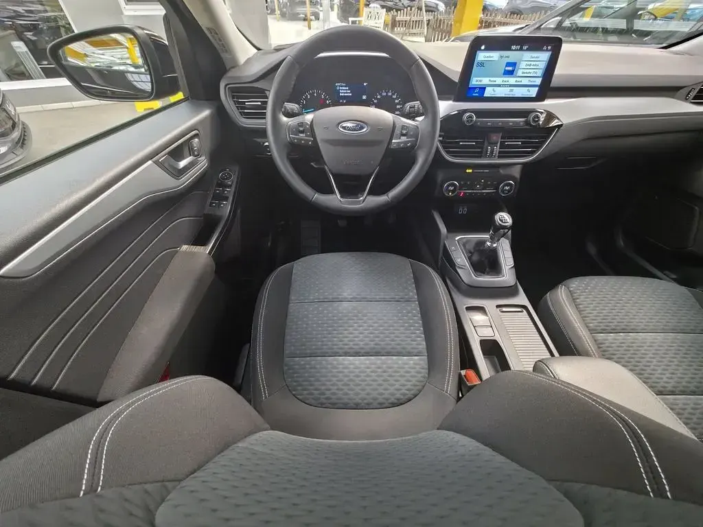 Gebraucht Ford Kuga 120 PS (88 kW) 2022 Agate black (metallic) SUV