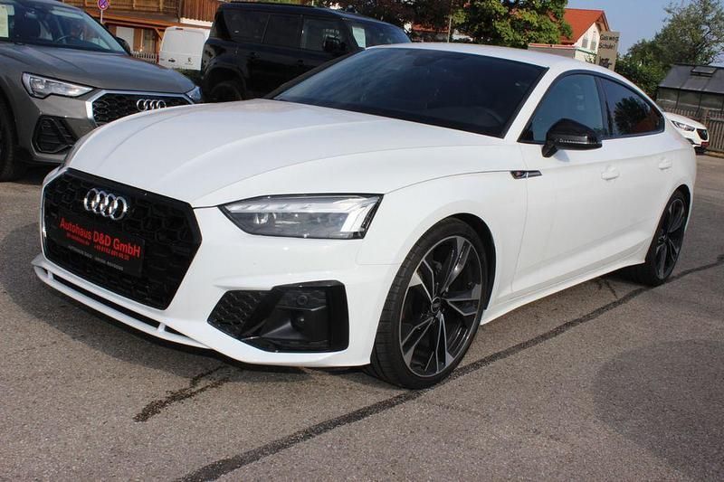 Weiß Gebraucht 2021 Audi A5 Sportback S-Line Limousine | 34.900 € (Fairer Preis) - Bild 1/4
