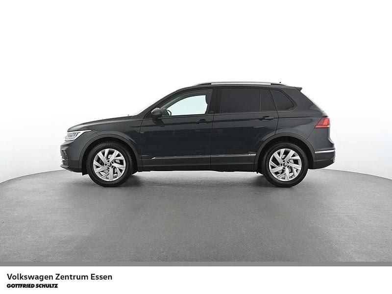Gebraucht VW Tiguan Active 150 PS (110 kW) 2022 Uranograu SUV