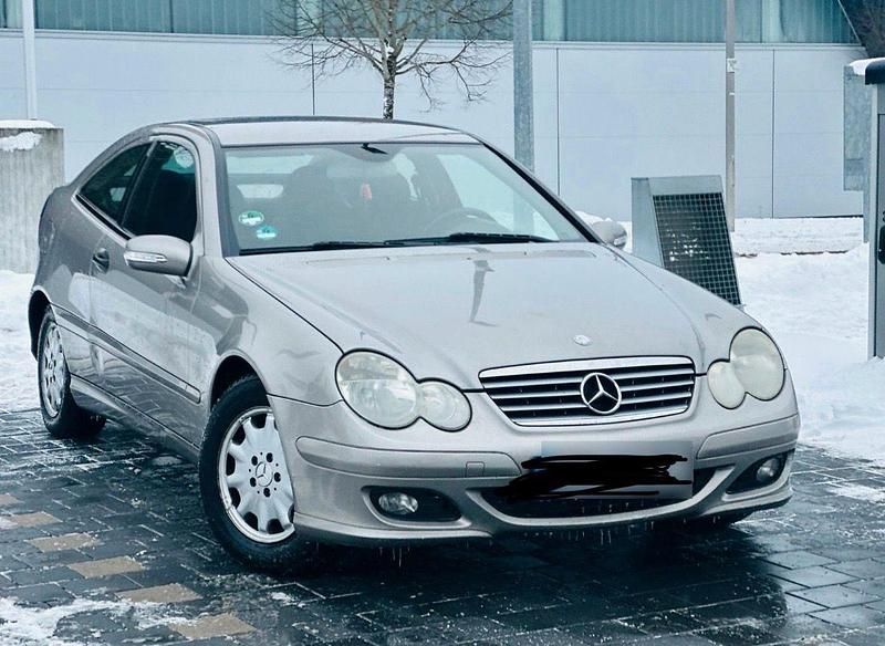 Gebraucht Mercedes C220 143 PS (105 kW) 2005 Grau Kleinwagen