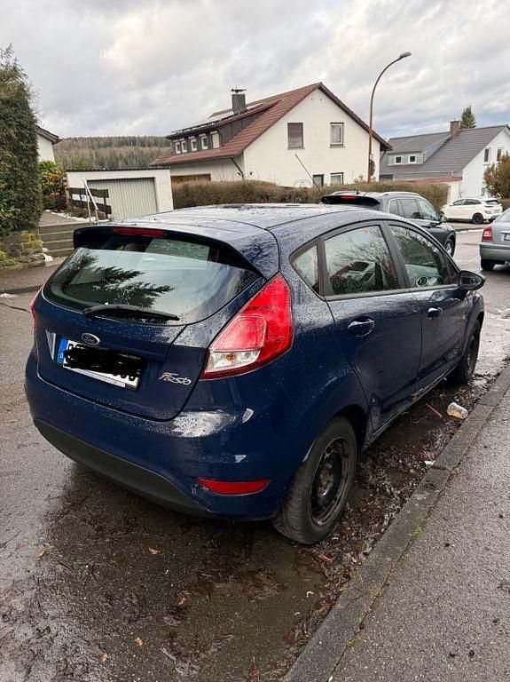 Gebraucht Ford Fiesta Titanium 82 PS (60 kW) 2014 Blau Kleinwagen