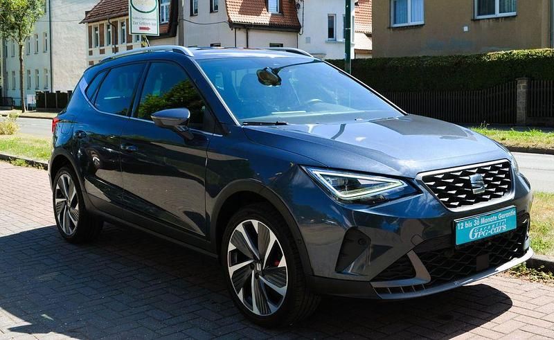 Grau Gebraucht 2024 Seat Arona FR SUV | 22.390 € (Guter Preis) - Bild 1/4