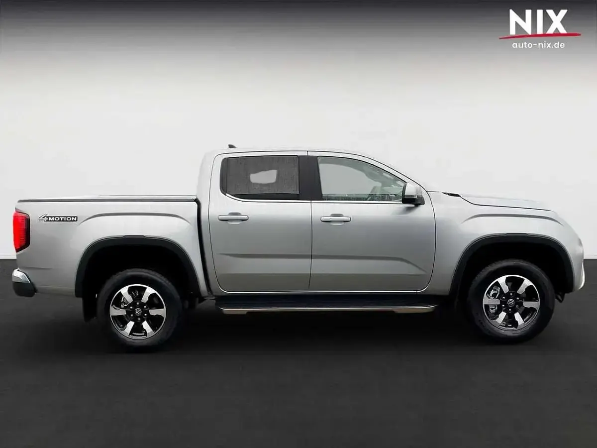Neu VW Amarok Style 241 PS (177 kW) 2025 Medium silver metallic Pickup