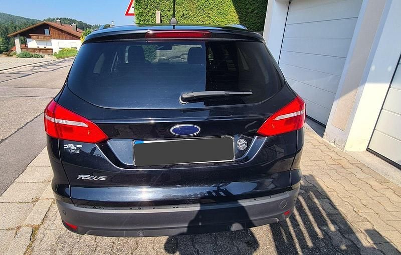 Gebraucht Ford Focus Titanium 120 PS (88 kW) 2018 Schwarz Kombi