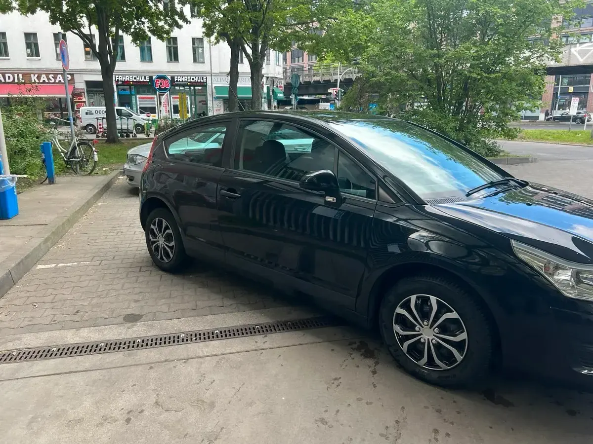 Used Citroën C4 88 HP (64 kW) 2009 Black Coupe