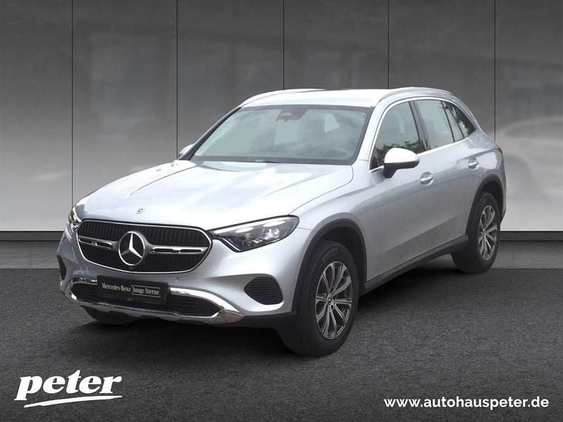 Silber Gebraucht 2024 Mercedes GLC220 Avantgarde SUV | 52.470 € (Fairer Preis) - Bild 1/4