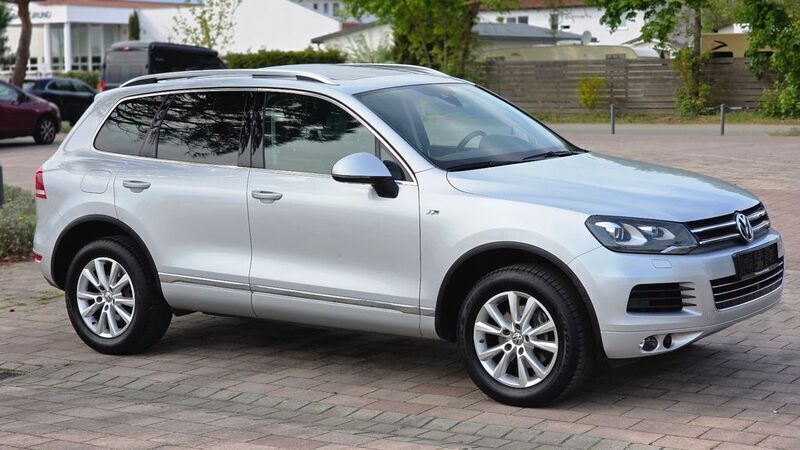 Cool silver metallic Gebraucht 2013 VW Touareg R-line SUV | 18.500 € (Fairer Preis) - Bild 1/4