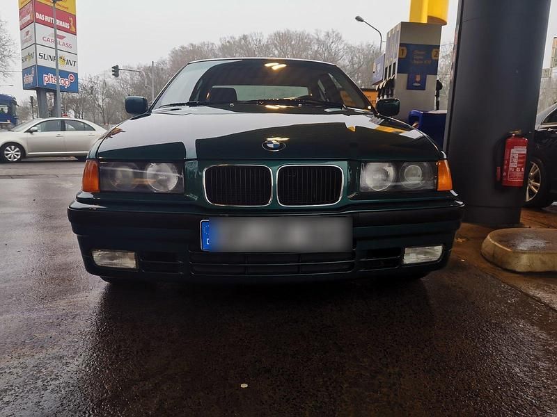 Gebraucht 1992 BMW 325 Limousine | 14.500 € - Bild 1/4