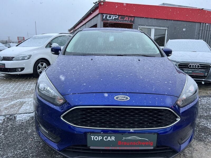 Blau Gebraucht 2017 Ford Focus Titanium Limousine | 6.900 € (Superpreis) - Bild 1/4