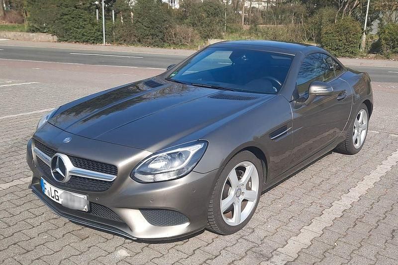 Gebraucht Mercedes SLC200 184 PS (135 kW) 2016 Braun Cabrio