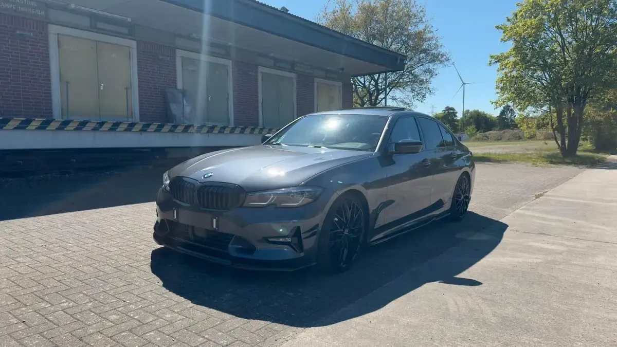 Gebraucht BMW 320 184 PS (135 kW) 2019 Grau Limousine