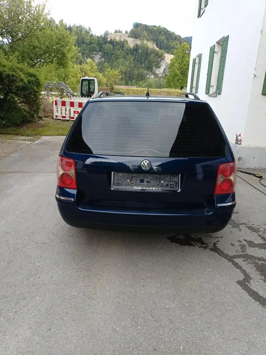 Gebraucht VW Passat 193 PS (141 kW) 2002 Blau Kombi