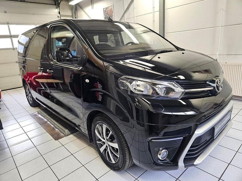 Gebraucht Toyota Proace Verso Team 150 PS (110 kW) 2020 Schwarz Kombi