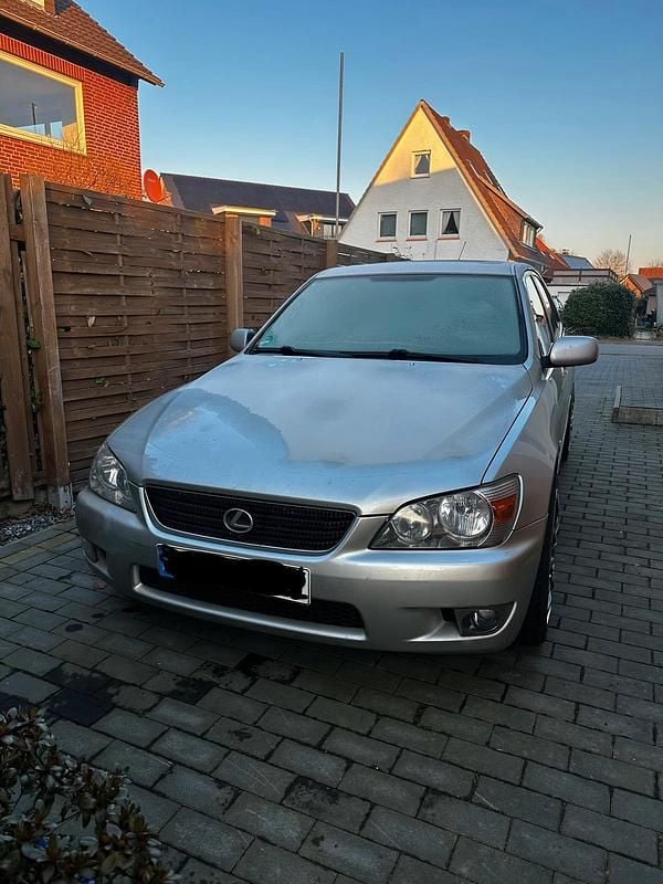 Gebraucht Lexus IS200 155 PS (114 kW) 2000 Limousine
