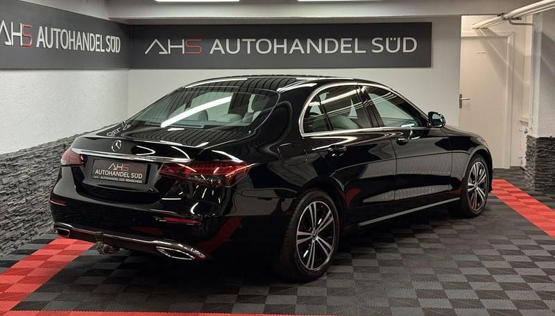 Gebraucht Mercedes E400 Avantgarde 330 PS (242 kW) 2020 Schwarz Limousine