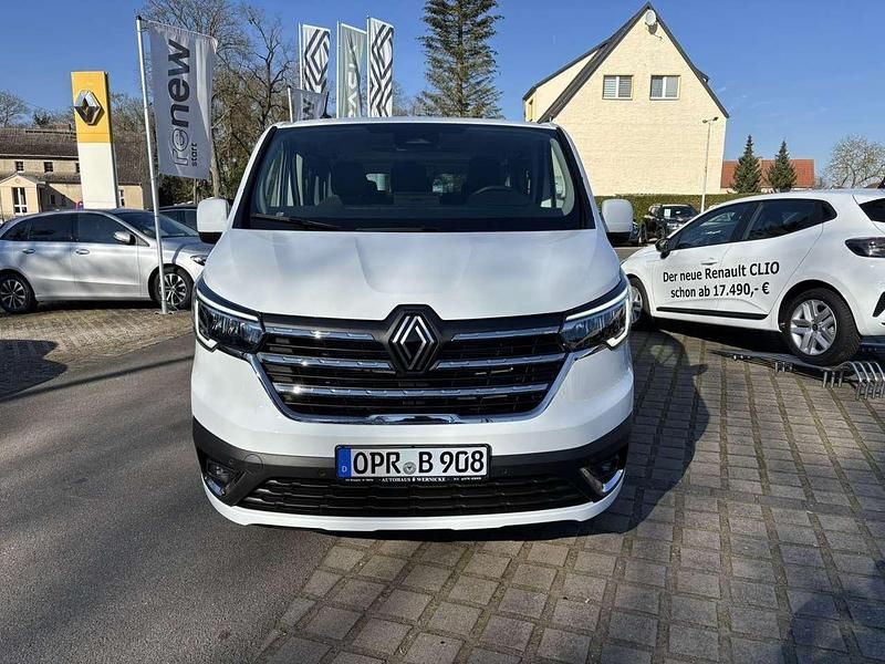 Gebraucht Renault Trafic Evolution 170 PS (125 kW) 2025 Arktisweiß Van / Kleinbus