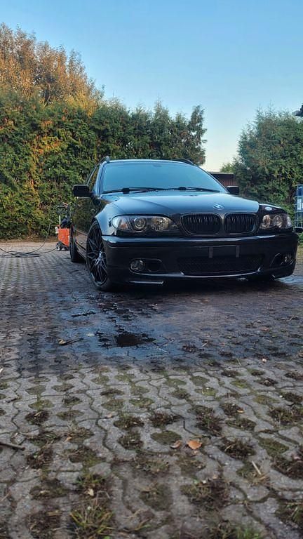 Schwarz Gebraucht 2003 BMW 325 Performance Kombi | 5.300 € (Etwas zu teuer) - Bild 1/4