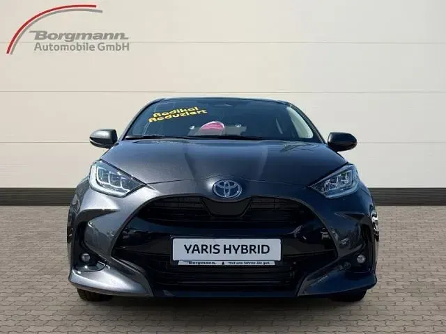 Neu Toyota Yaris 92 PS (67 kW) 2025 Grau Kleinwagen