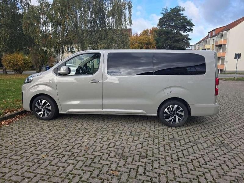 Grau Gebraucht 2019 Citroën Spacetourer Van | 24.990 € (Fairer Preis) - Bild 1/4