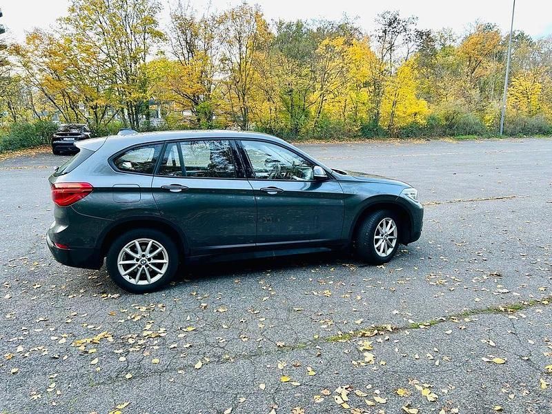 Gebraucht BMW X1 140 PS (102 kW) 2019 Grau SUV