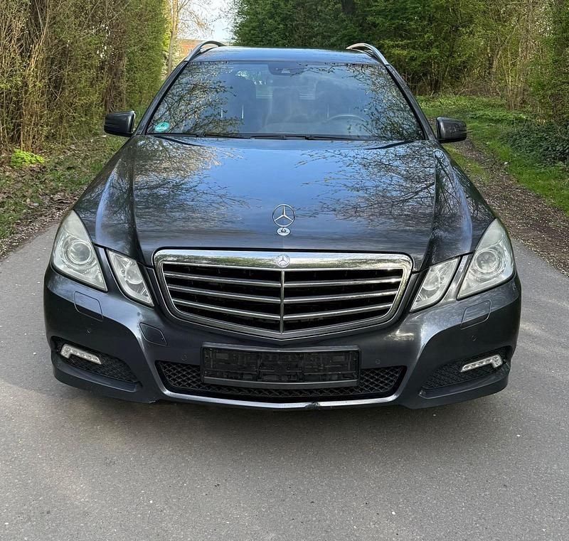 Gebraucht Mercedes E350 231 PS (169 kW) 2010 Grau Kombi