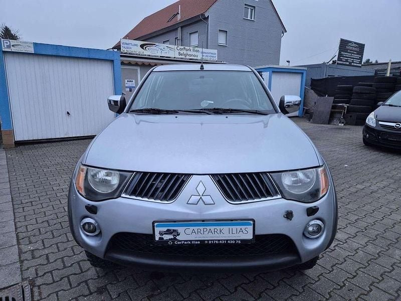 Gebraucht Mitsubishi L200 136 PS (100 kW) 2009 Silber Abholung