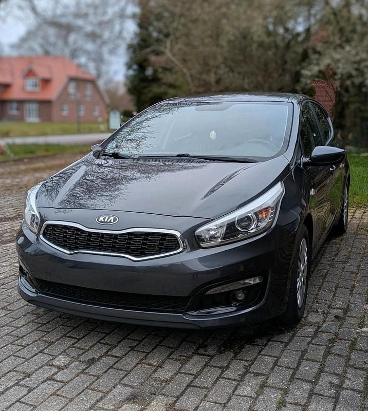 Gebraucht Kia Ceed 136 PS (100 kW) 2016 Andere farben Kleinwagen