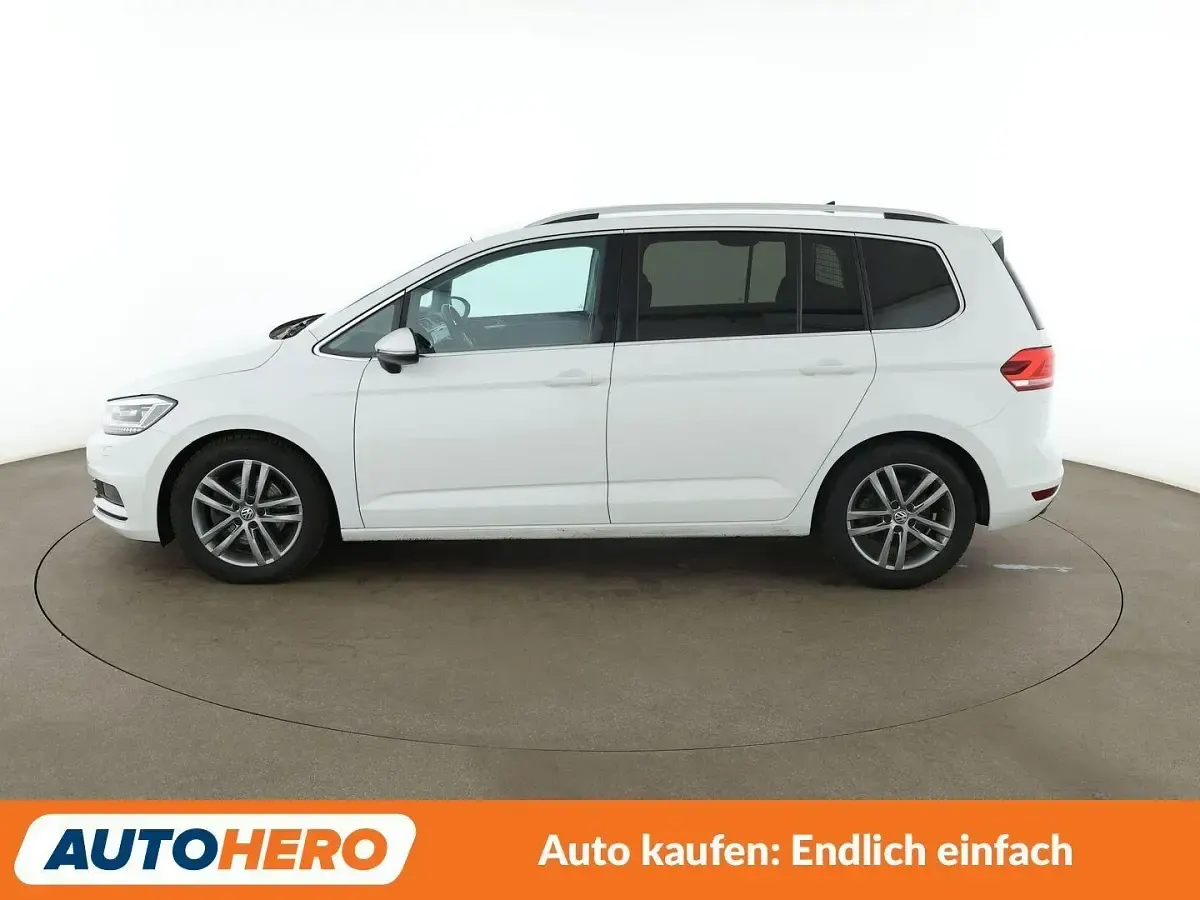Gebraucht VW Touran Highline 190 PS (139 kW) 2020 Pure white Van / Kleinbus