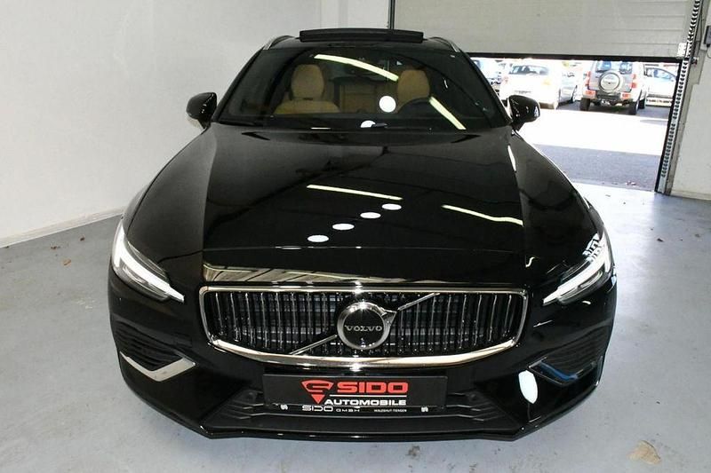 Gebraucht Volvo V60 Ultra 253 PS (186 kW) 2025 Onyx black metallic (schwarz) Kombi