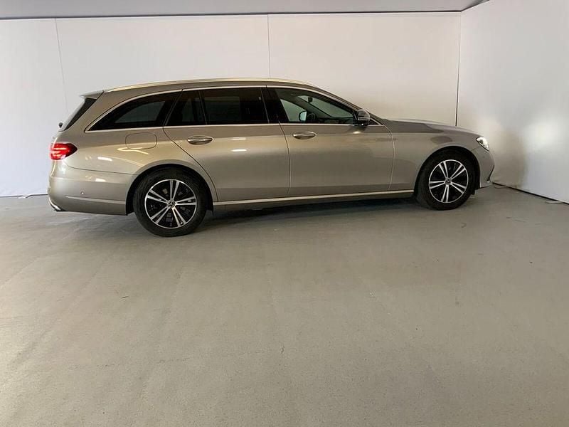 Gebraucht Mercedes E200 Avantgarde 197 PS (144 kW) 2023 Mojavesilber Kombi