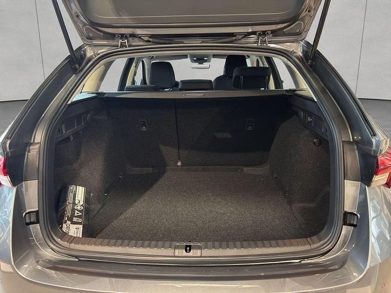 Neu Skoda Octavia Essence 116 PS (85 kW) 2025 Grau Limousine