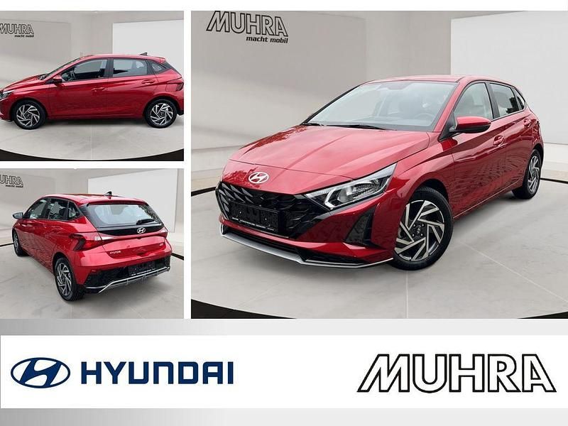 Dragon red / met Neu 2025 Hyundai i20 Trend Limousine | 23.289 € (Fairer Preis) - Bild 1/4