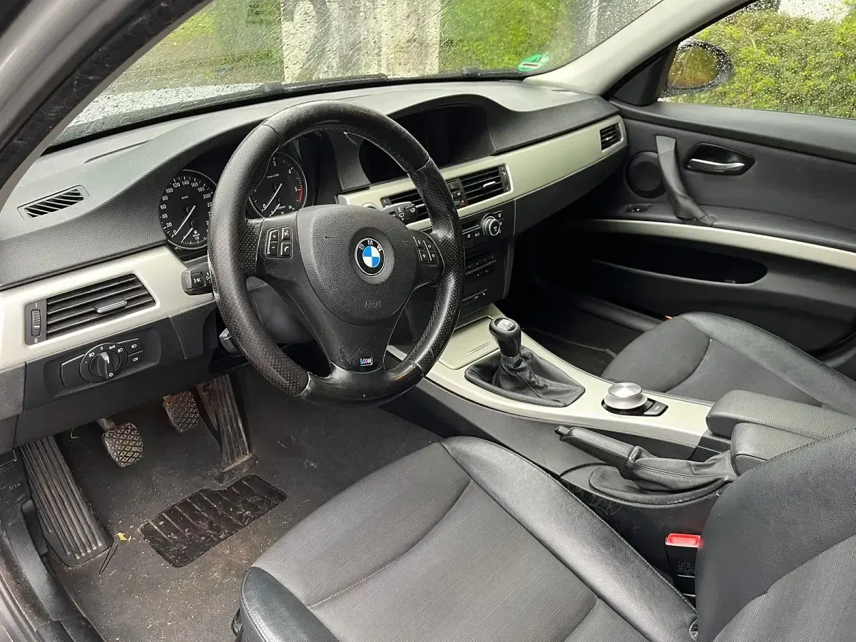 Gebraucht BMW 320 163 PS (119 kW) 2008 Silber Kombi