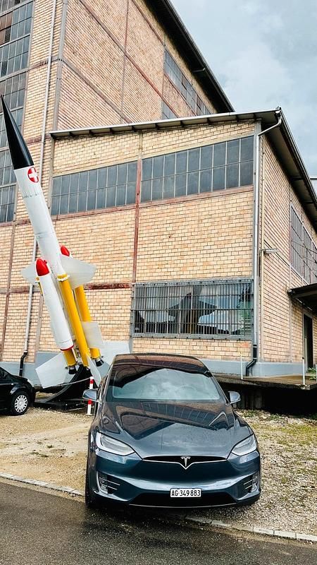 Grau Gebraucht 2017 Tesla Model X SUV | 25.500 € (Superpreis) - Bild 1/4