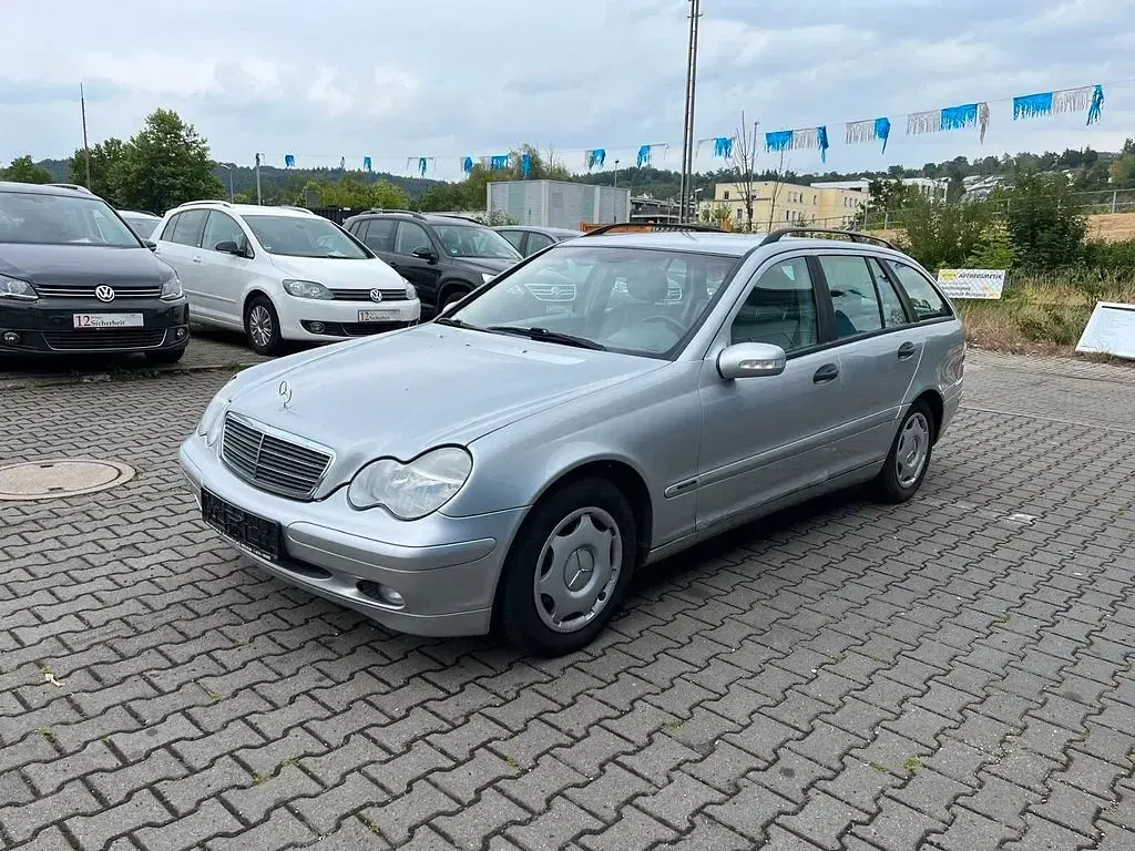 Gebraucht Mercedes C180 Classic 129 PS (94 kW) 2002 Silber Limousine