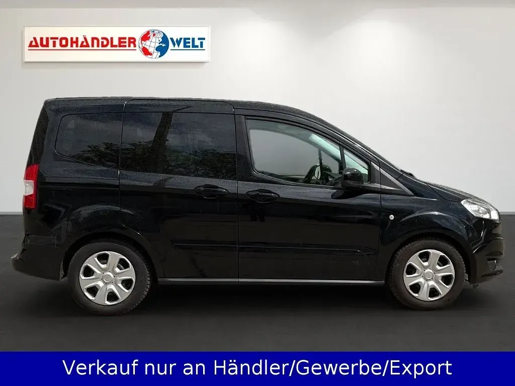 Gebraucht Ford Tourneo Courier 101 PS (74 kW) 2016 Schwarz Van / Kleinbus