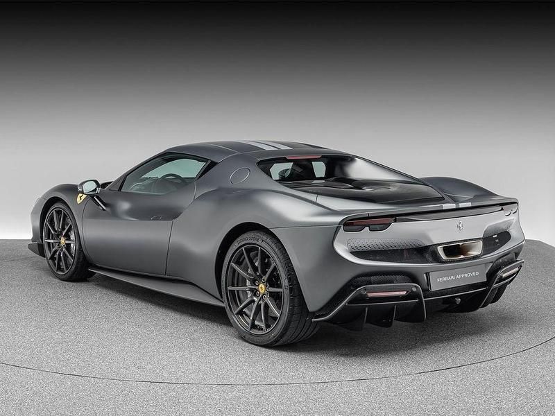 Gebraucht Ferrari 296 829 PS (609 kW) 2024 Grau Coupé