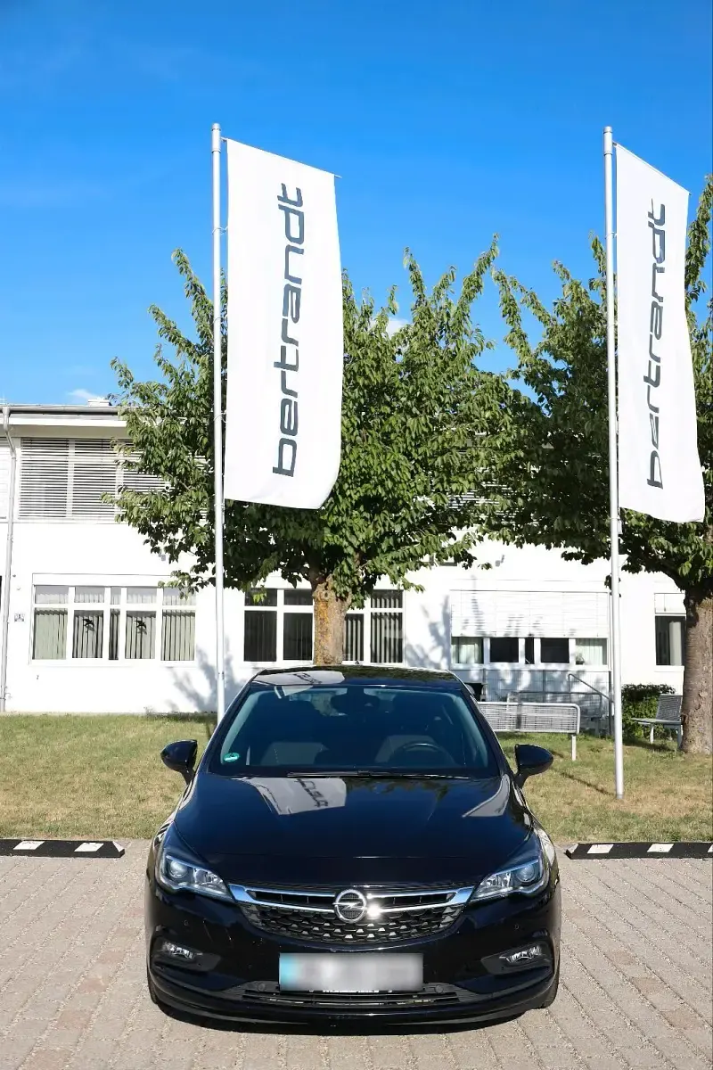 Gebraucht Opel Astra 125 PS (91 kW) 2018 Blau Limousine