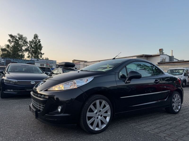 Schwarz Gebraucht 2011 Peugeot 207 CC Platinum Cabrio | 3.590 € (Guter Preis) - Bild 1/4