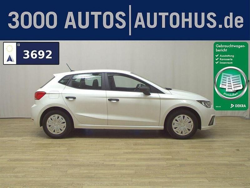 Weiss Gebraucht 2021 Seat Ibiza Reference Limousine | 10.780 € (Superpreis) - Bild 1/4