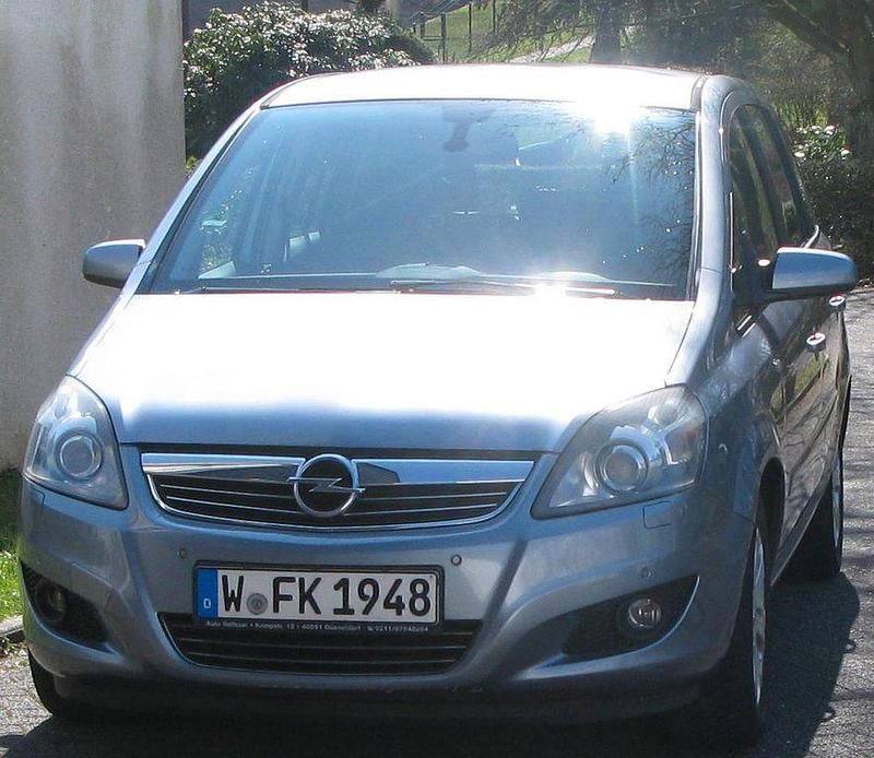 Gebraucht Opel Zafira 150 PS (110 kW) 2008 Silber Van / Kleinbus