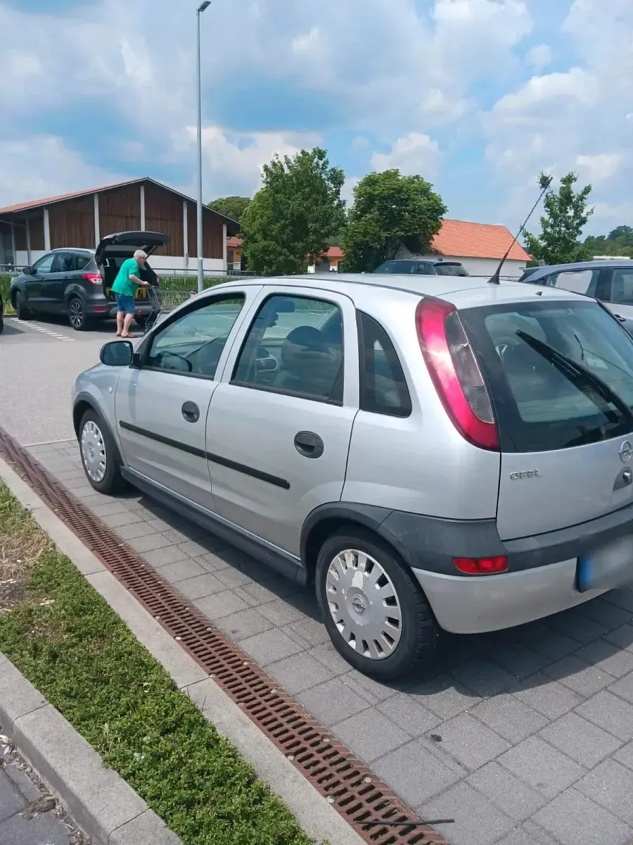 Gebraucht Opel Corsa 75 PS (55 kW) 2001 Silber Kleinwagen