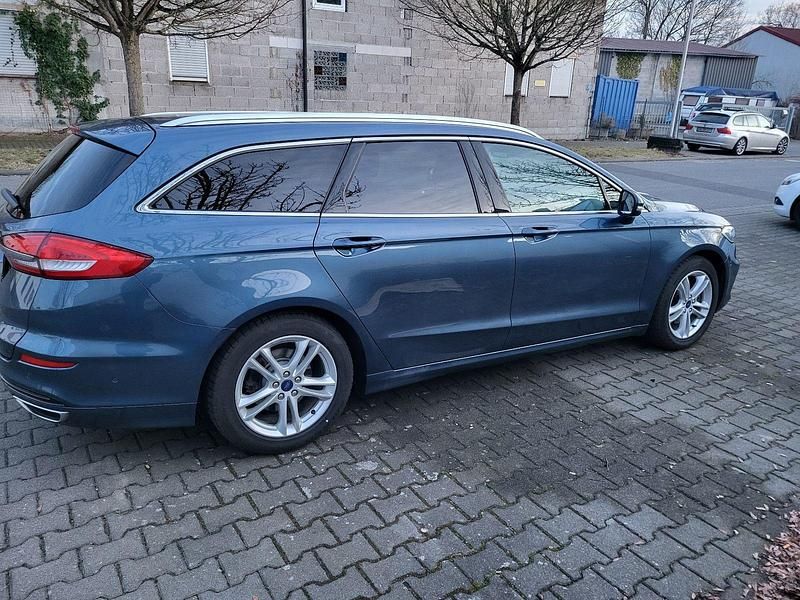 Gebraucht Ford Mondeo Titanium 190 PS (139 kW) 2019 Blau Kombi